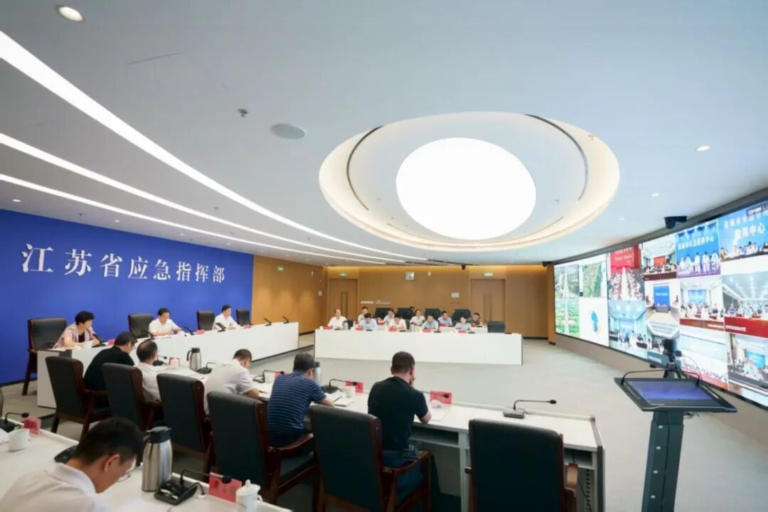 我省召開黑加油點“大掃除” 專項整治工作推進會